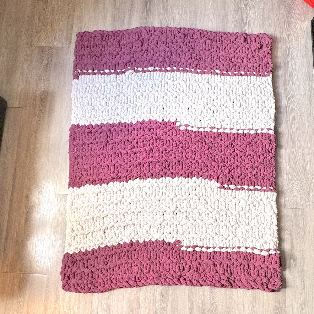MADE BY KAIT • Custom blanket information station! • YARN OPTIONS #3